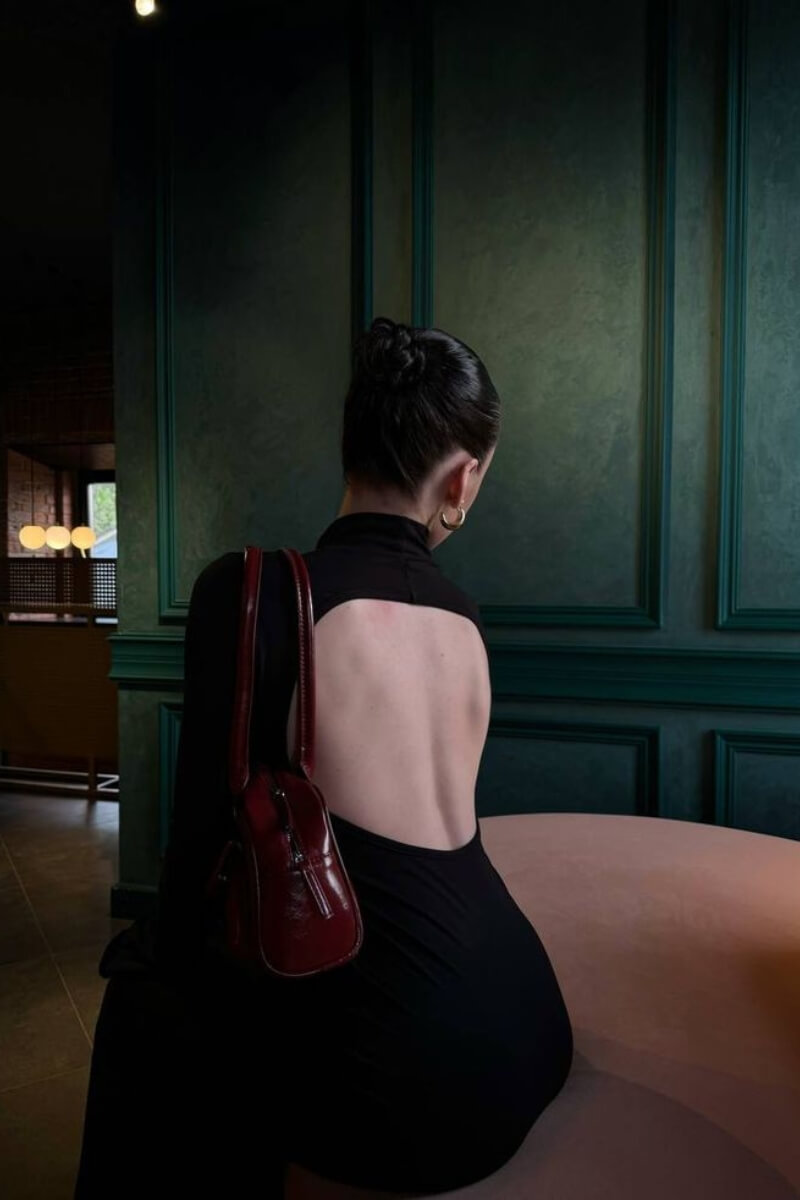 Femme fatale outfit editorial