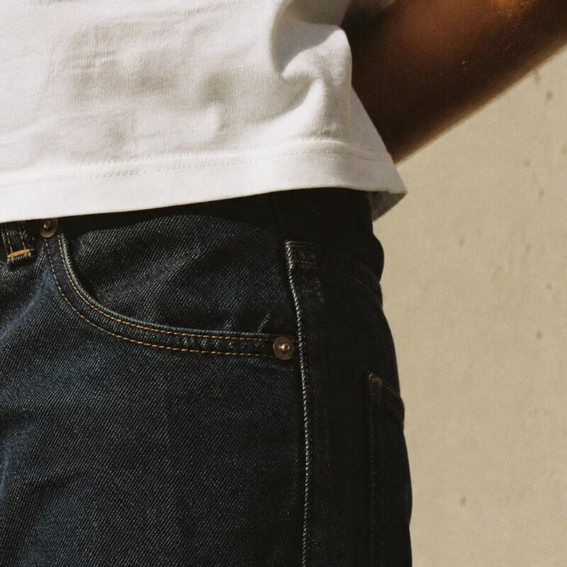 Carolyn Bessette style white shirt detail